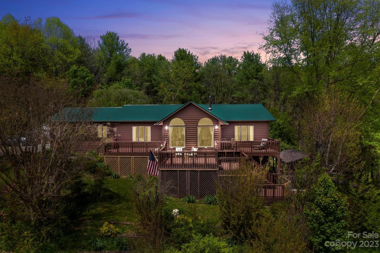 384 Turkey Creek Rd., Leicester, NC 28748