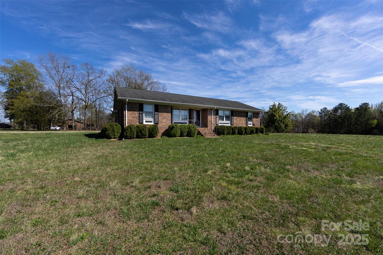 101 Mollie Irene Dr., Matthews, NC 28104