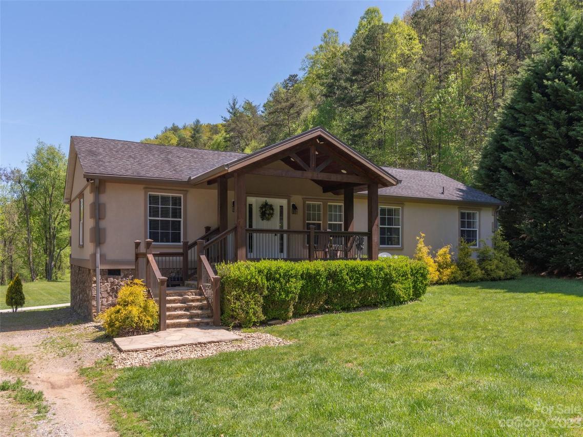 879 S Turkey Creek Rd., Leicester, NC 28748