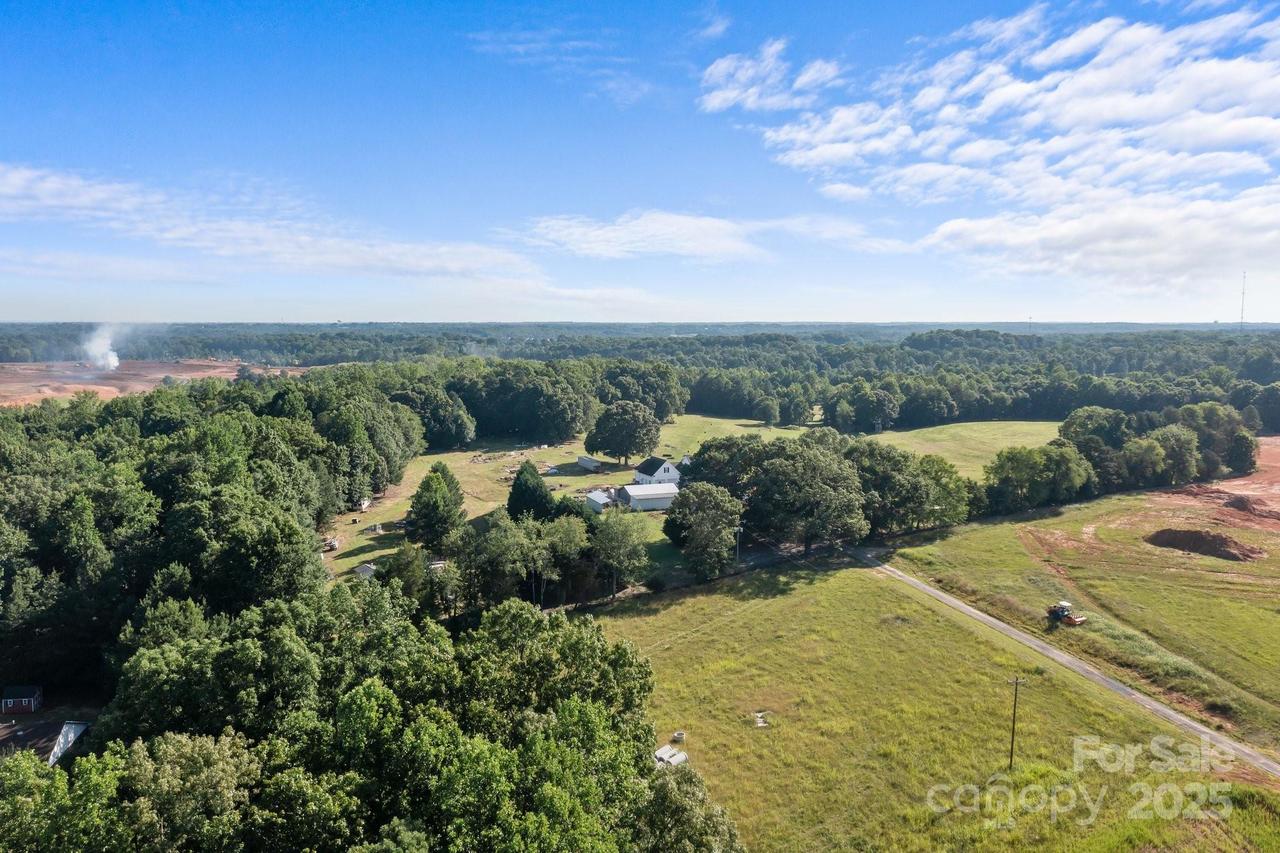 134 Iredell Ave., Troutman, NC 28166