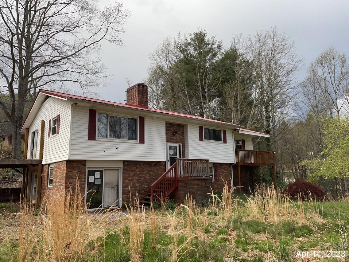 357 Wolf Pen Branch Rd., Spruce Pine, NC 28777
