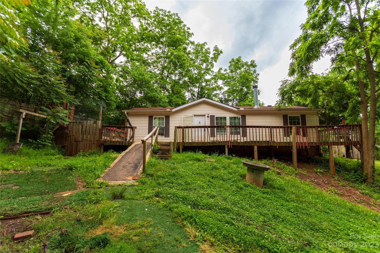 12 Ridge Ave., Asheville, NC 28803