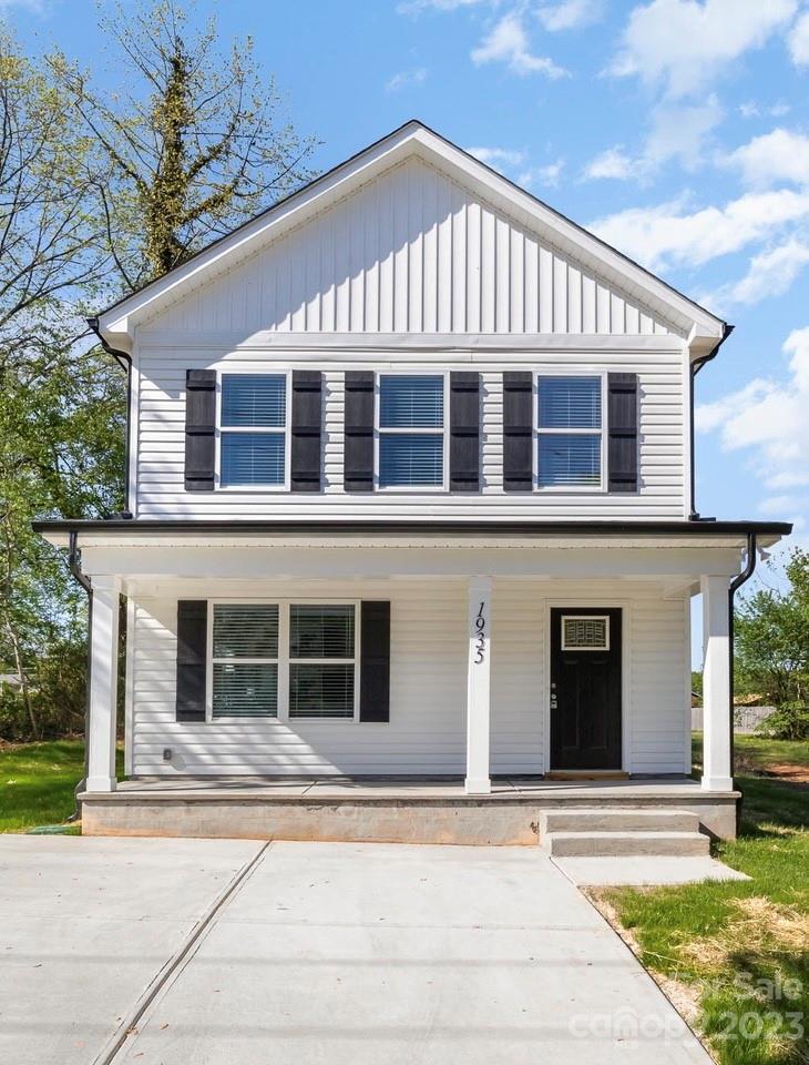 934 4th St., Statesville, NC 28677