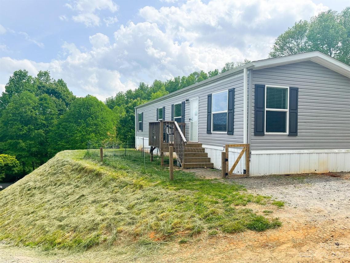 100 Sellers Rd., Sylva, NC 28779