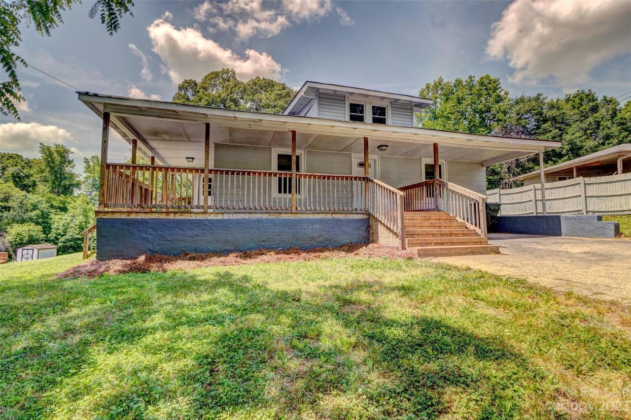 105 Ridge Ave., Cherryville, NC 28021
