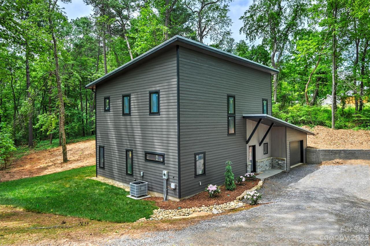 118 Sunshine Ln., Asheville, NC 28806