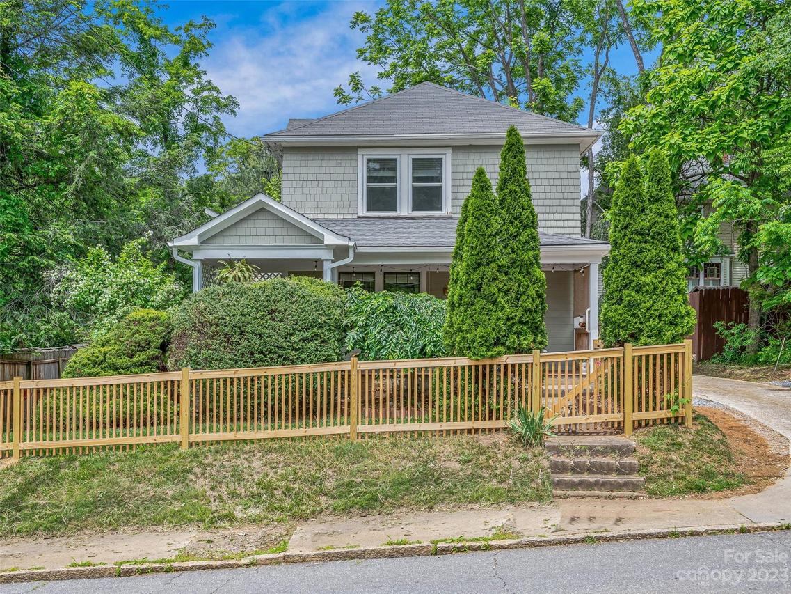 20 Baird St., Asheville, NC 28801