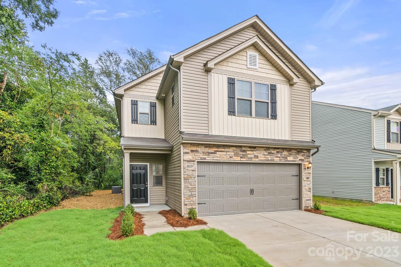 4005 Stoneygreen Ln., Charlotte, NC 28215