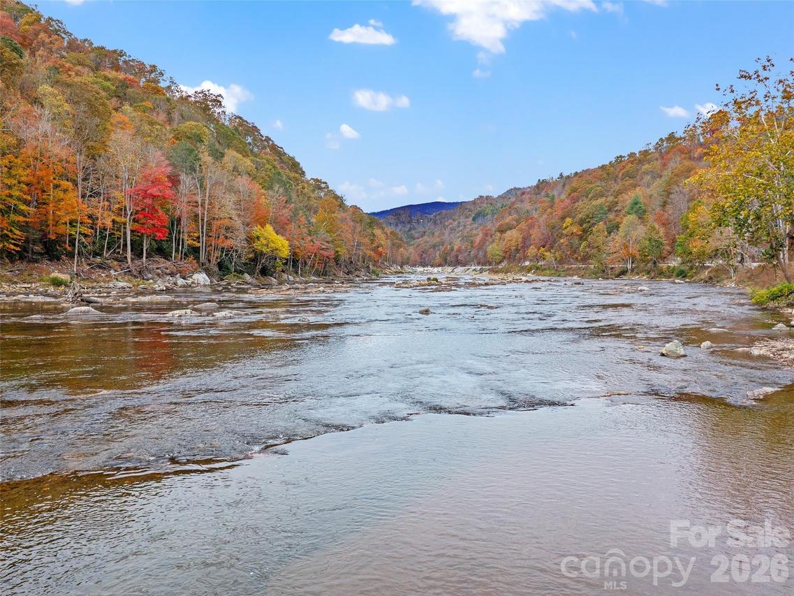 00000 Sams Branch Rd., Green Mountain, NC 28740