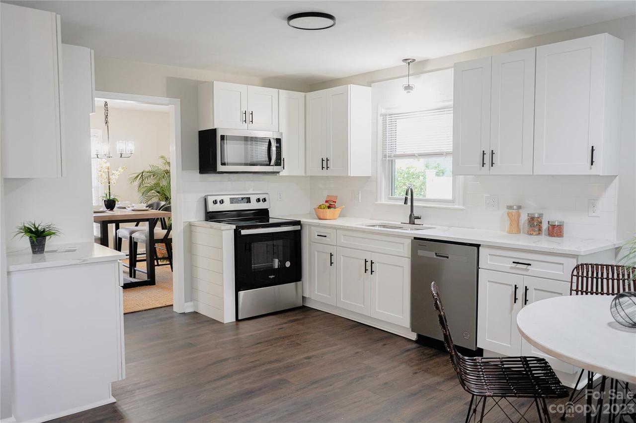 1410 Fox Run Dr., Charlotte, NC 28212