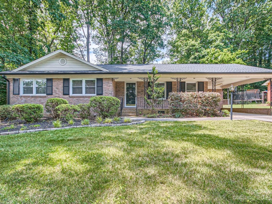 1021 Nottingham Dr., Gastonia, NC 28054