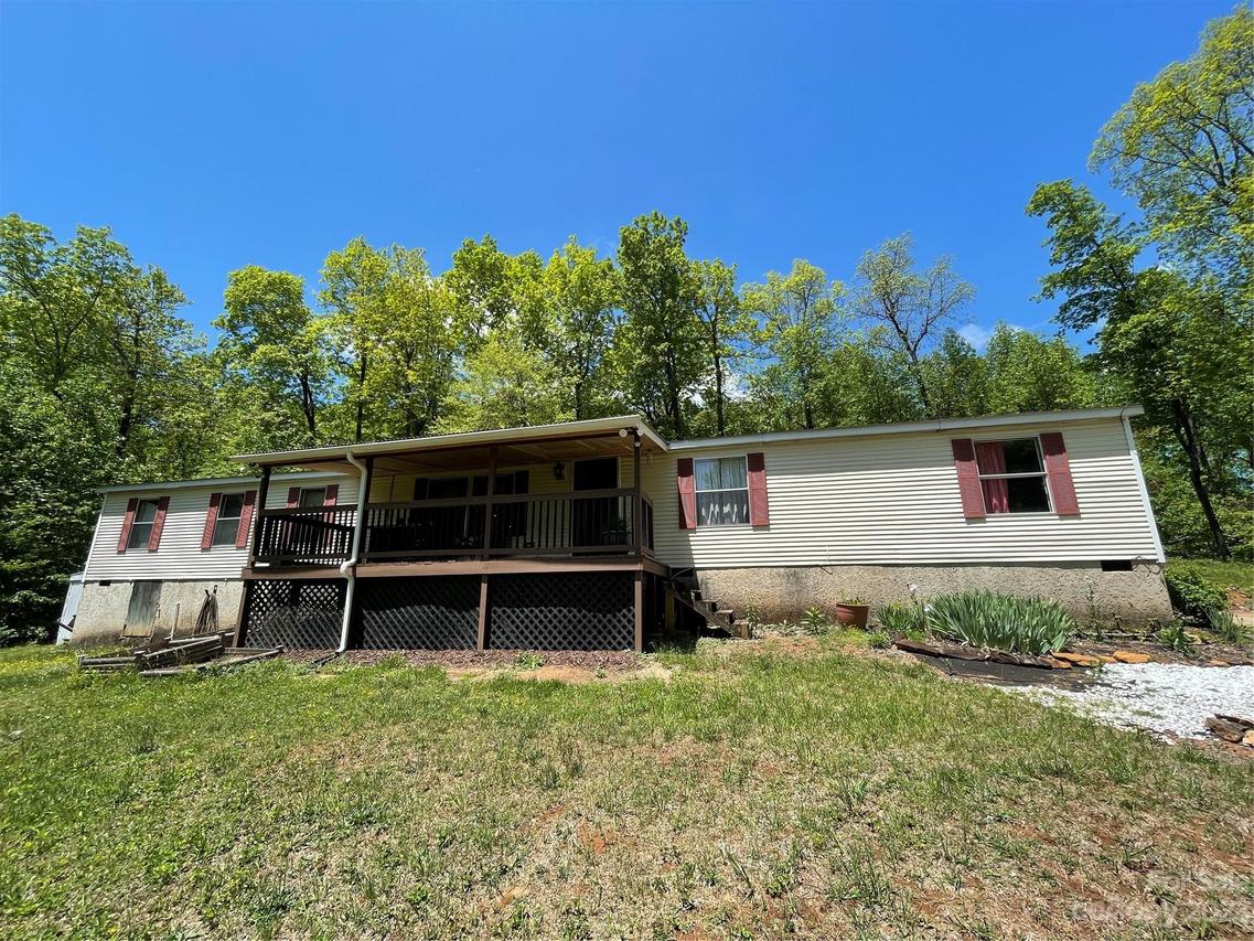 202 Bob Cat Spur Ln., Hendersonville, NC 28792