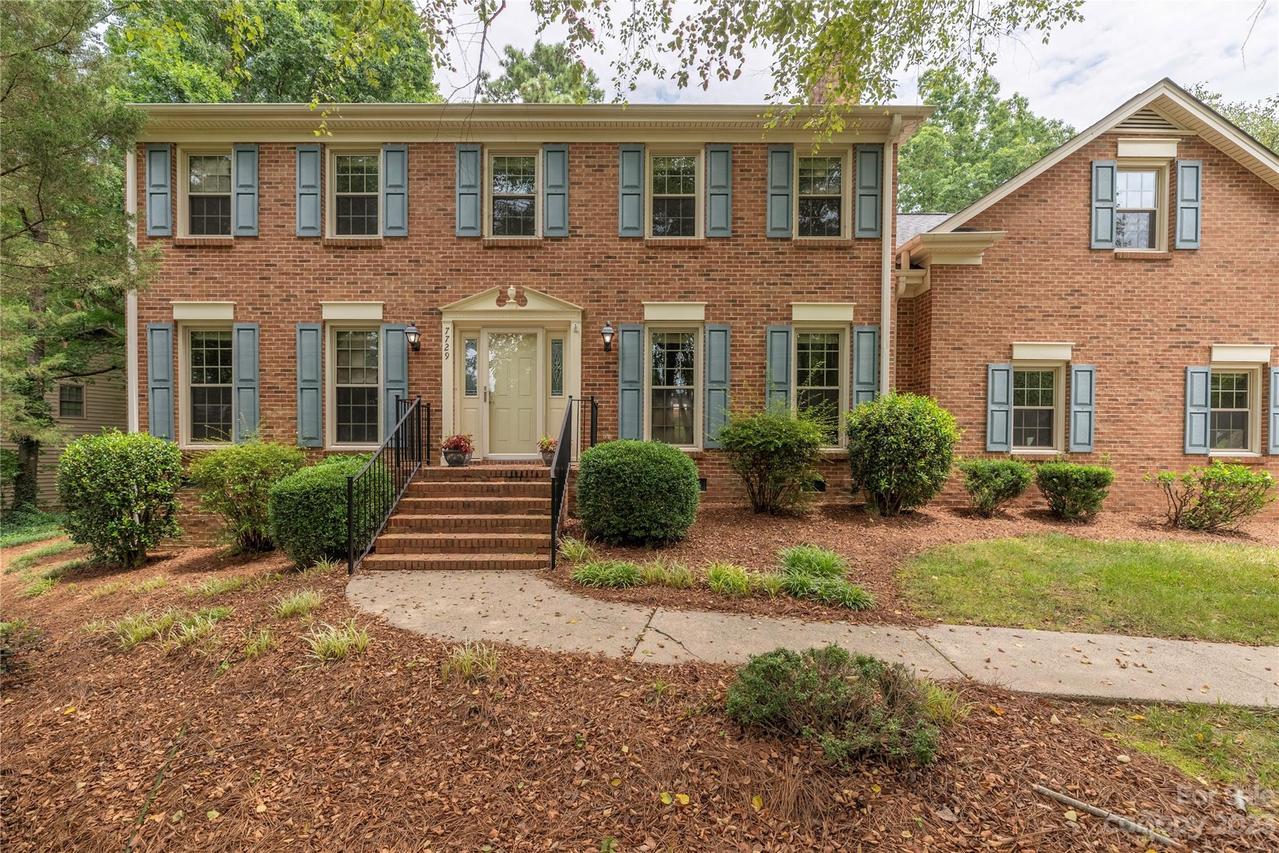 7729 Bradenton Dr., Charlotte, NC 28210