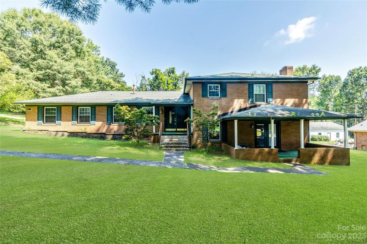 4631 Sunlea Ln., Charlotte, NC 28212