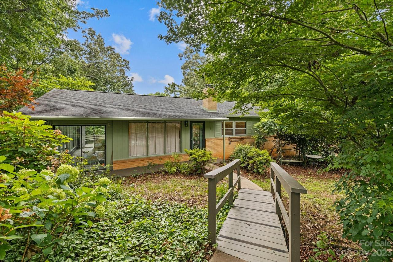 5 Austin Dr., Asheville, NC 28805