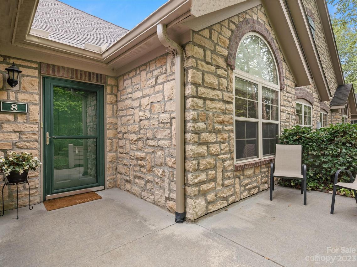 8 Mountain Meadow Cir., Weaverville, NC 28787