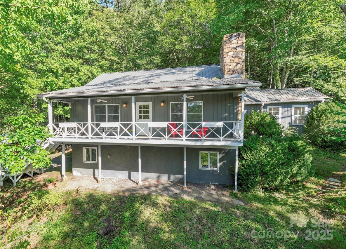 110 Happy Hollow Rd., Green Mountain, NC 28740