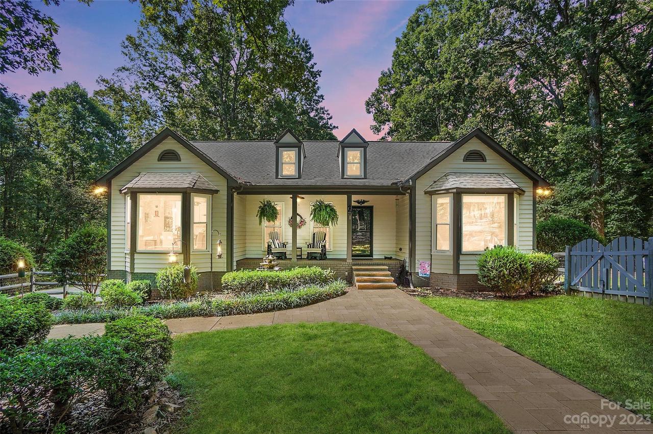 9131 N Pine Hill Ln., Charlotte, NC 28215