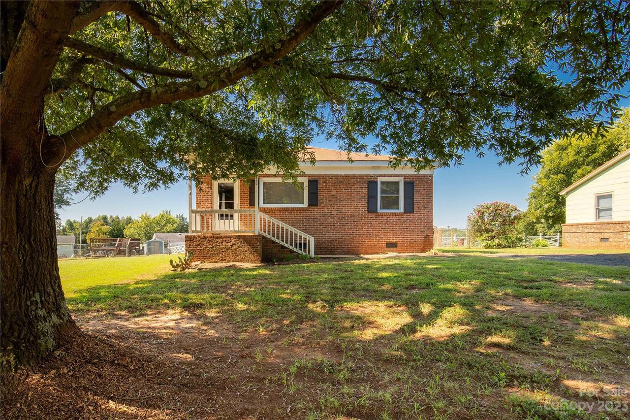1620 Hawfield Rd., Charlotte, NC 28214