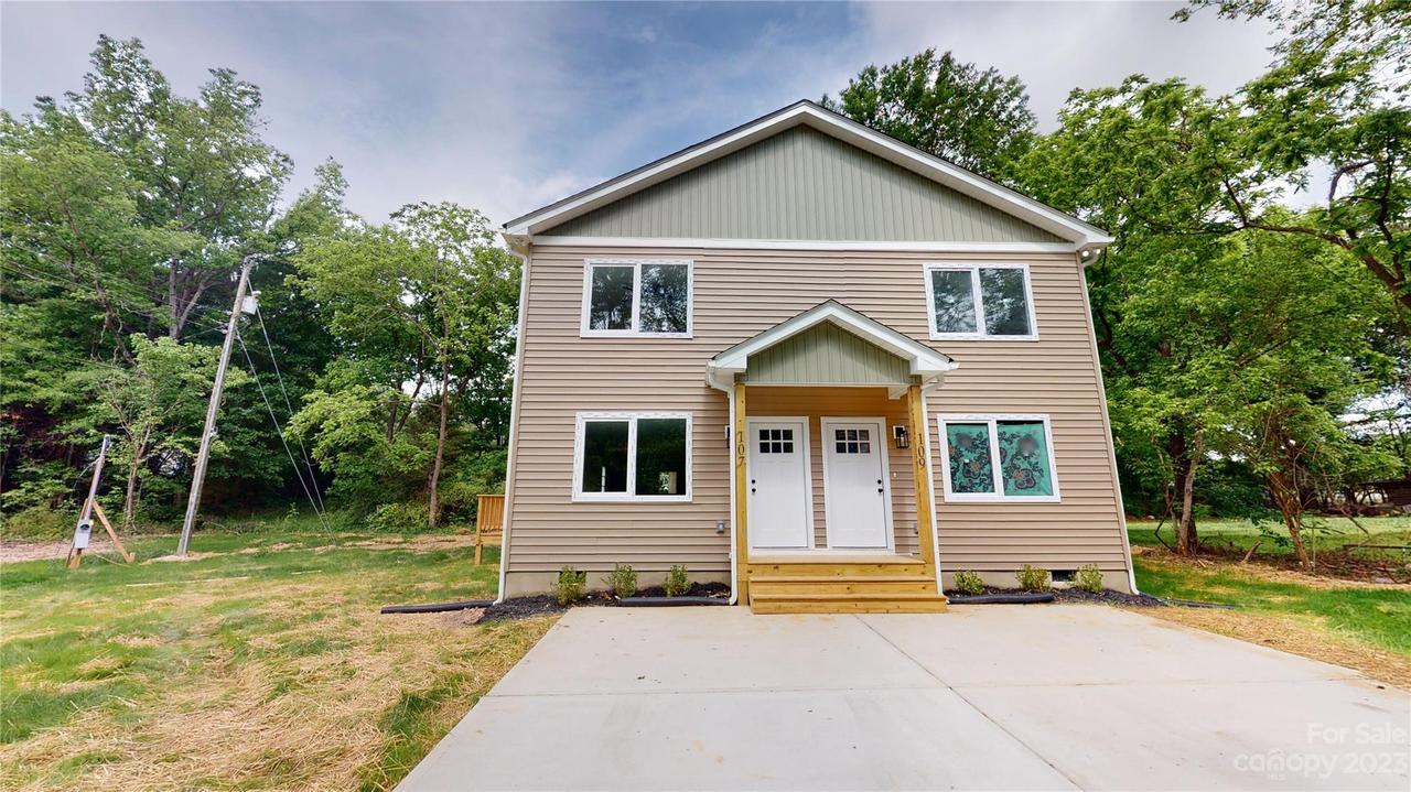 1226-1228 4th Street Ln., Hickory, NC 28601