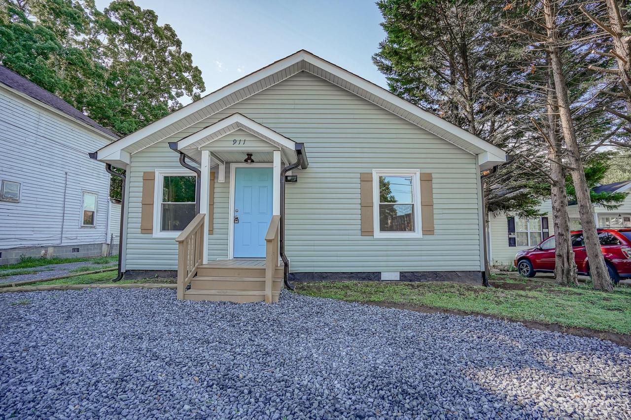 911 E Davis Ave., Gastonia, NC 28054