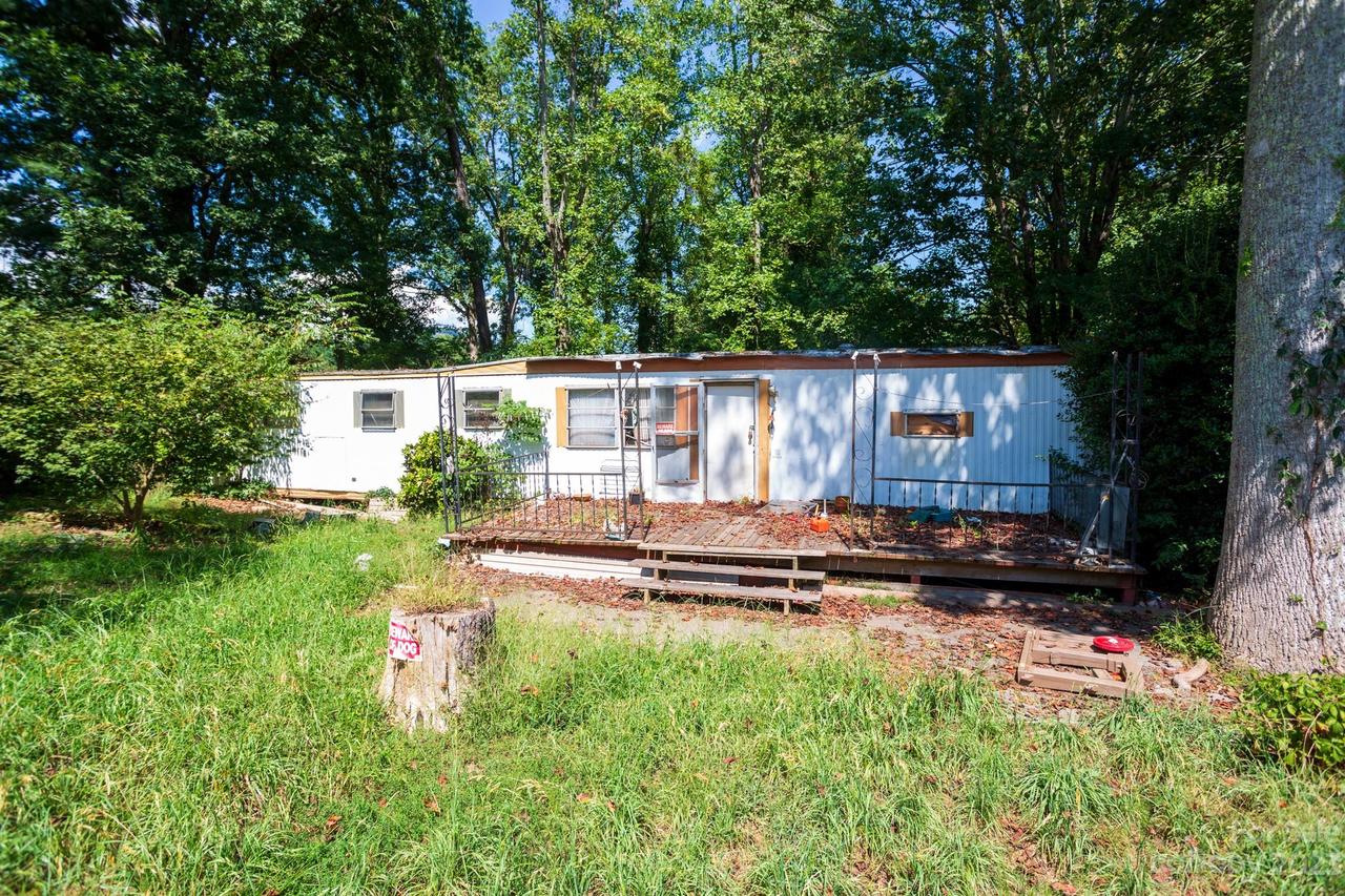 19 E Starnes Cove Rd., Asheville, NC 28806