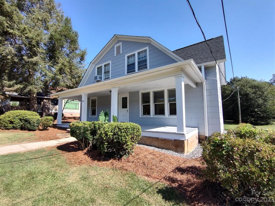 330 8th Avenue Dr., Hickory, NC 28601