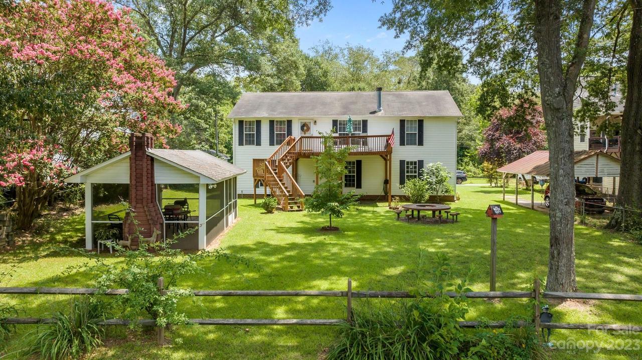 1001 Riverside Dr., Charlotte, NC 28214