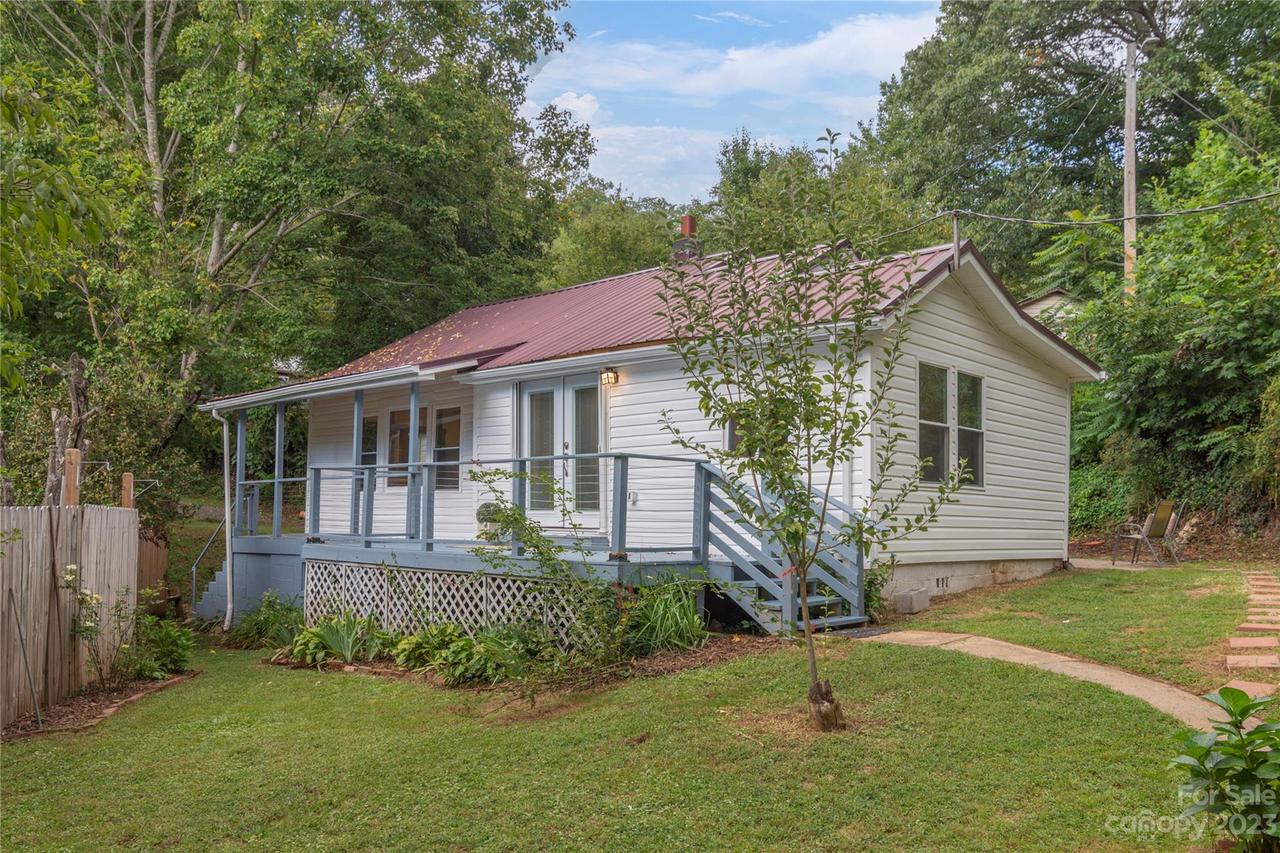 116 Yarborough St., Waynesville, NC 28786