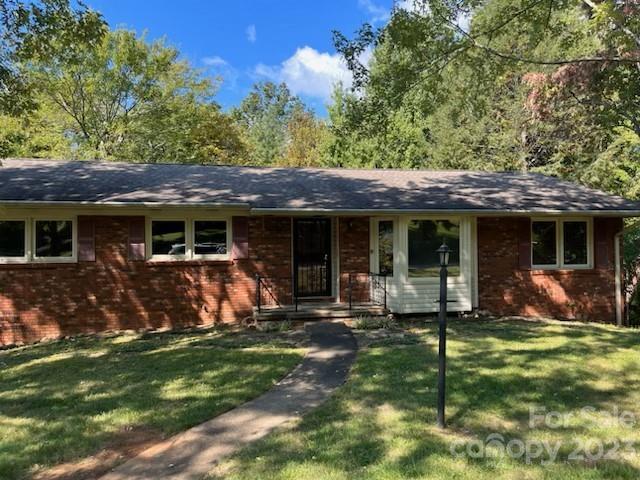 47 Deerwood Dr., Asheville, NC 28805
