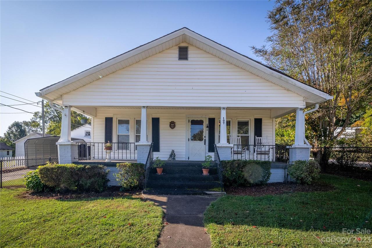 107 Burns St., Morganton, NC 28655