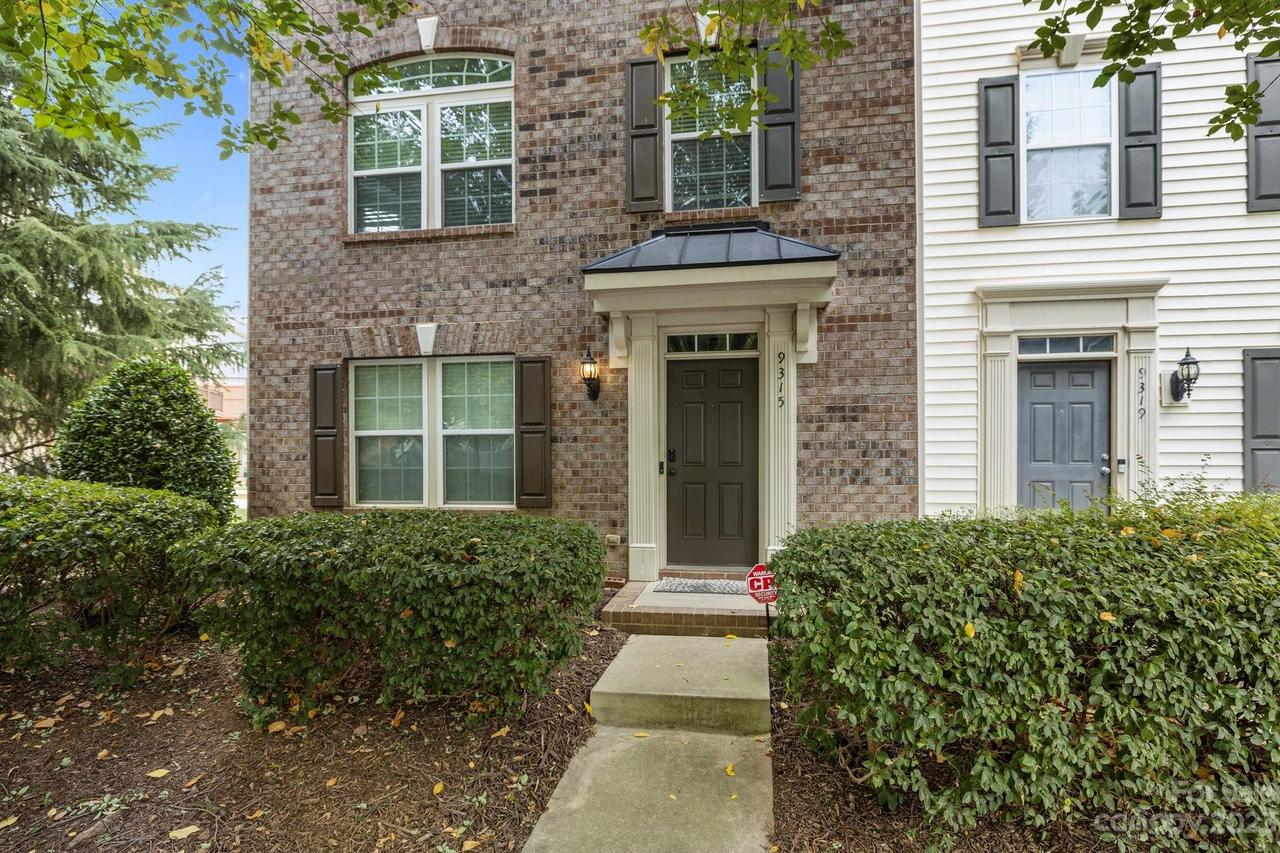 9315 Lenox Pointe Dr., Charlotte, NC 28273