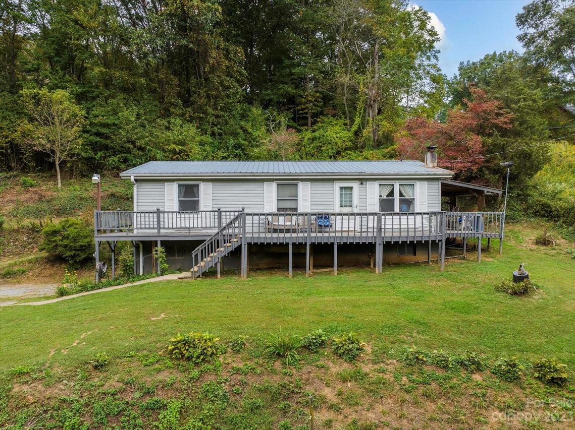 744 Crawford Rd., Waynesville, NC 28785