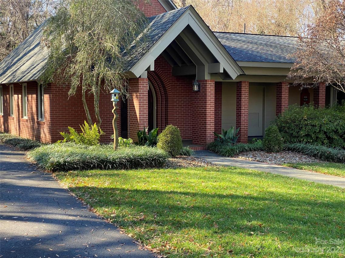 406 Lorimer Rd., Davidson, NC 28036