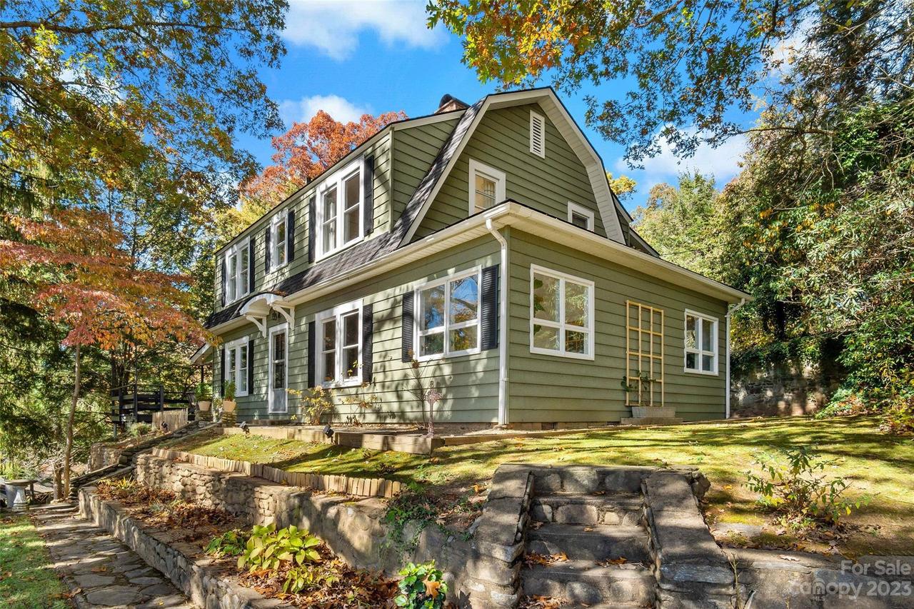 44 Huckleberry Ln., Waynesville, NC 28785
