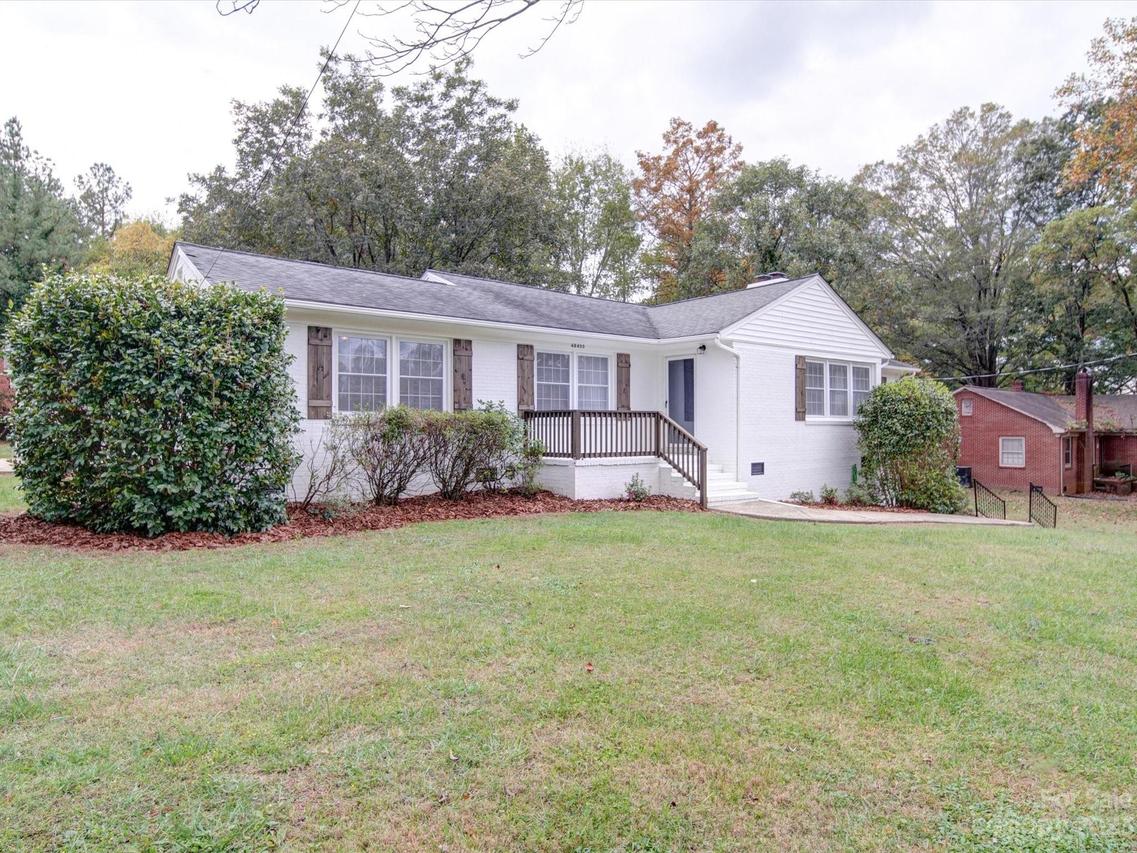 48400 Pfeiffer Pl., Misenheimer, NC 28109