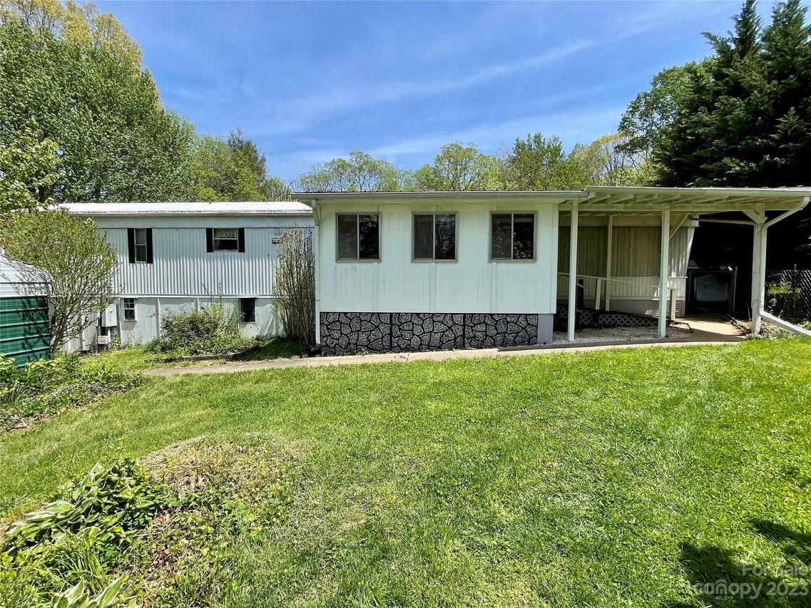 75 Reynolds School Rd., Asheville, NC 28803