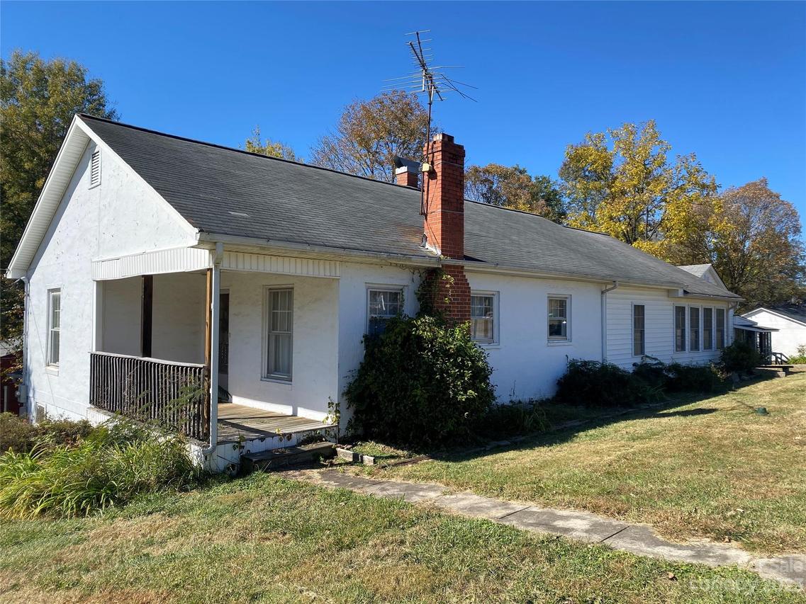 107 Harry Dr., Morganton, NC 28655