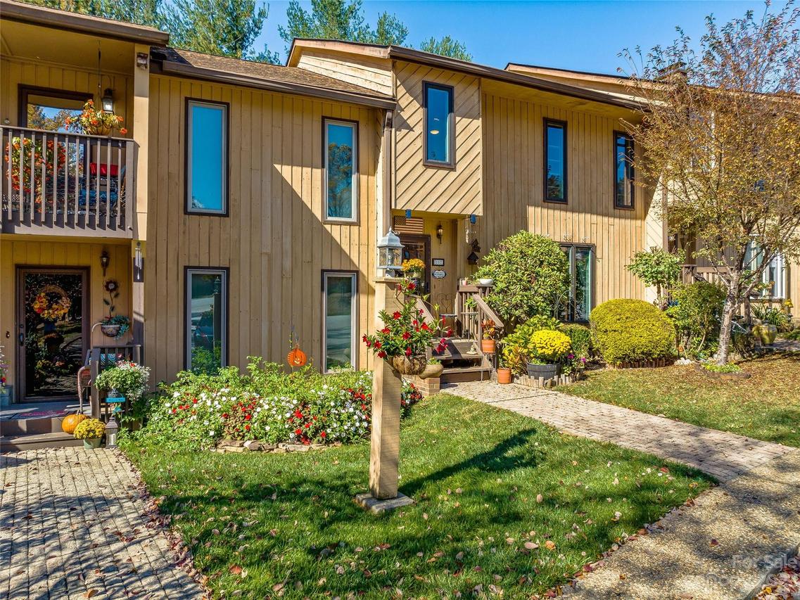 112 Pebble Creek Dr., Asheville, NC 28803