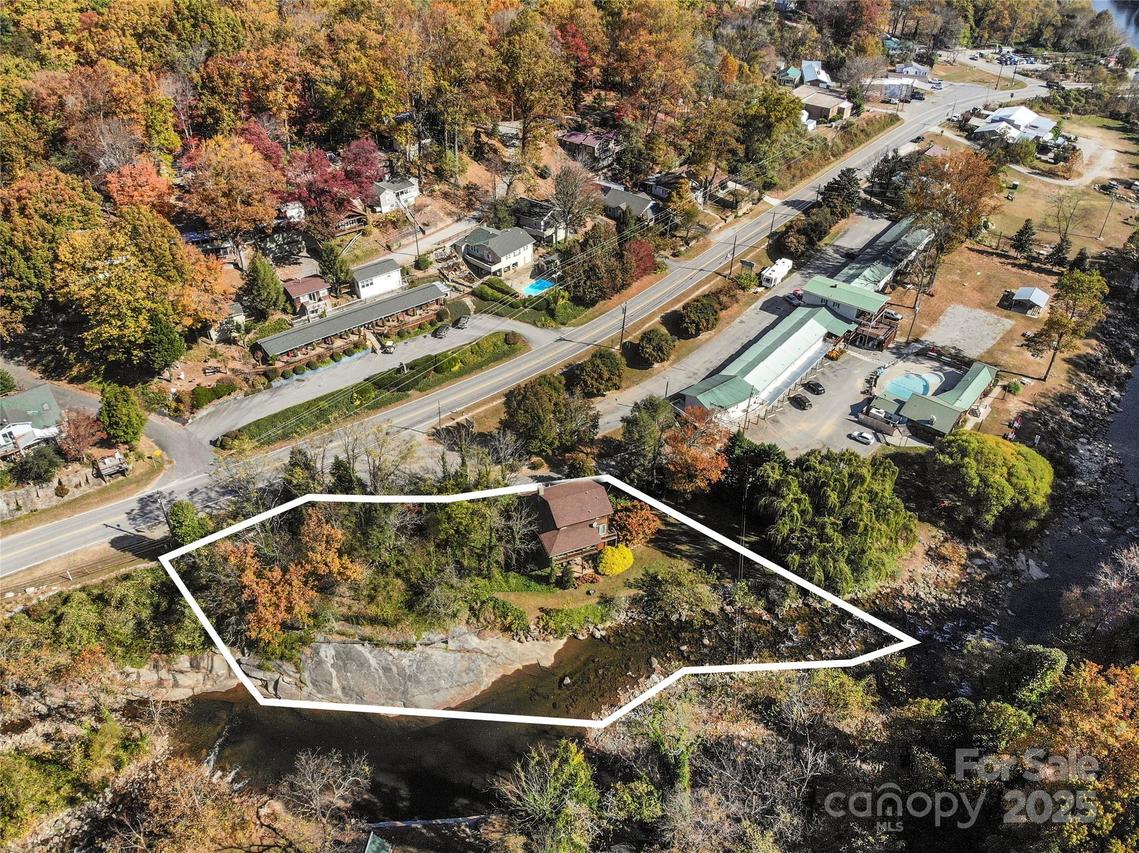 3207 Memorial Hwy., Lake Lure, NC 28746