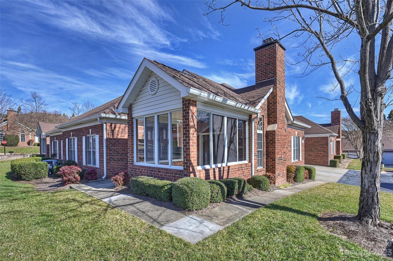 8445 Windsor Ridge Dr., Charlotte, NC 28277