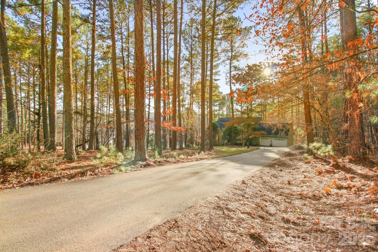 5678 Anchor Dr., Granite Falls, NC 28630
