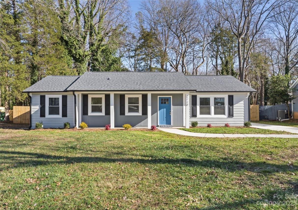 3724 Cobbleridge Dr., Charlotte, NC 28215