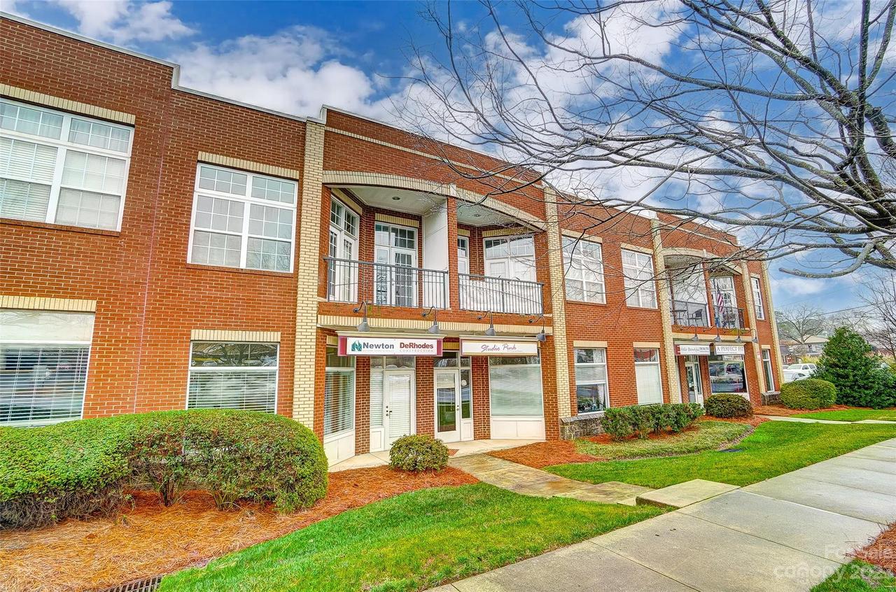 242 Park Square Pl., Matthews, NC 28105