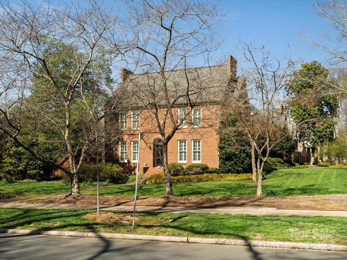 2029 Queens Rd., Charlotte, NC 28207