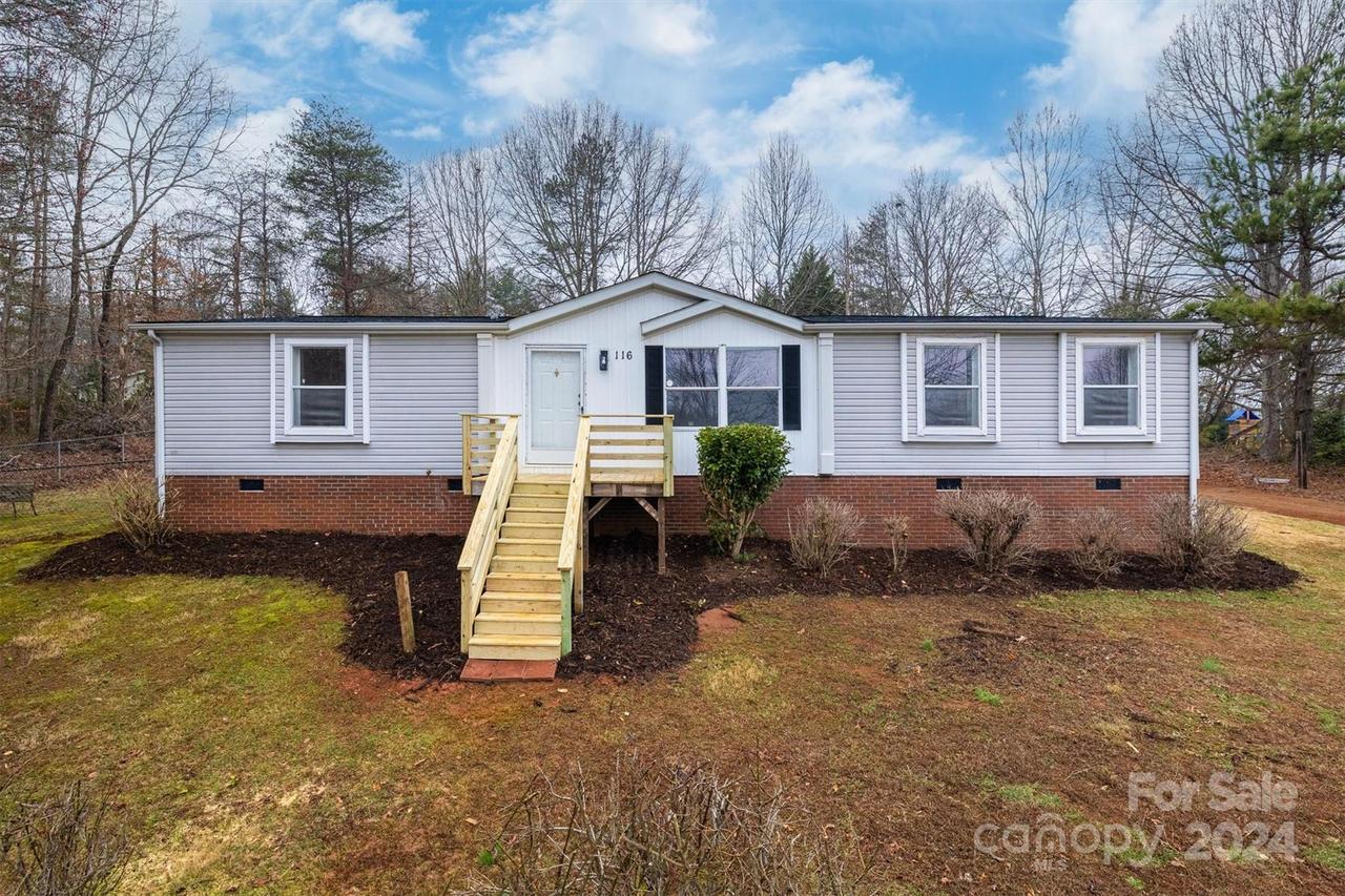 116 R And S Cir., Hickory, NC 28601