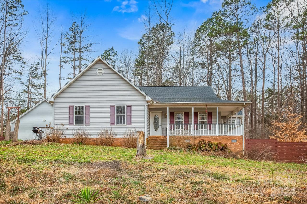 6141 Evelyn Ln., Pleasant Garden, NC 27313