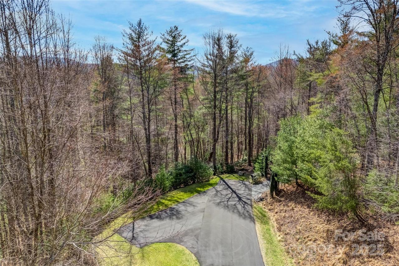 205 Claridge Way, Hendersonville, NC 28739