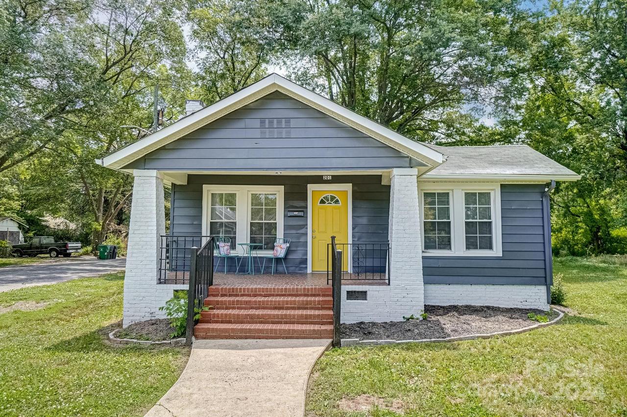 201 Bradford Dr., Charlotte, NC 28208