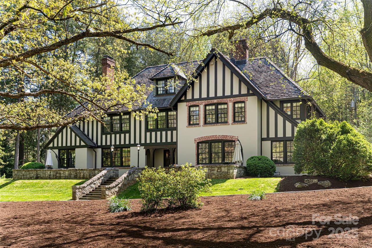 30 Cedarcliff Rd., Asheville, NC 28803